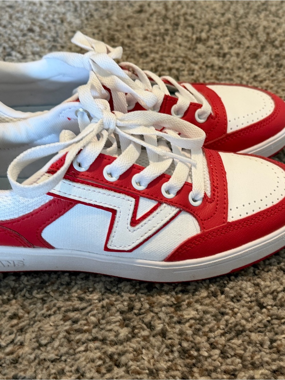 Vans Lowland Comfy Cush women’s Low-Top Sneakers. Size 6 1/2. New
